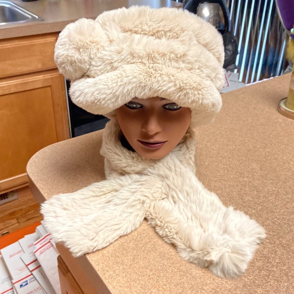 Genuine Rabbit Fur Scarf 43. - Picture 1 of 10